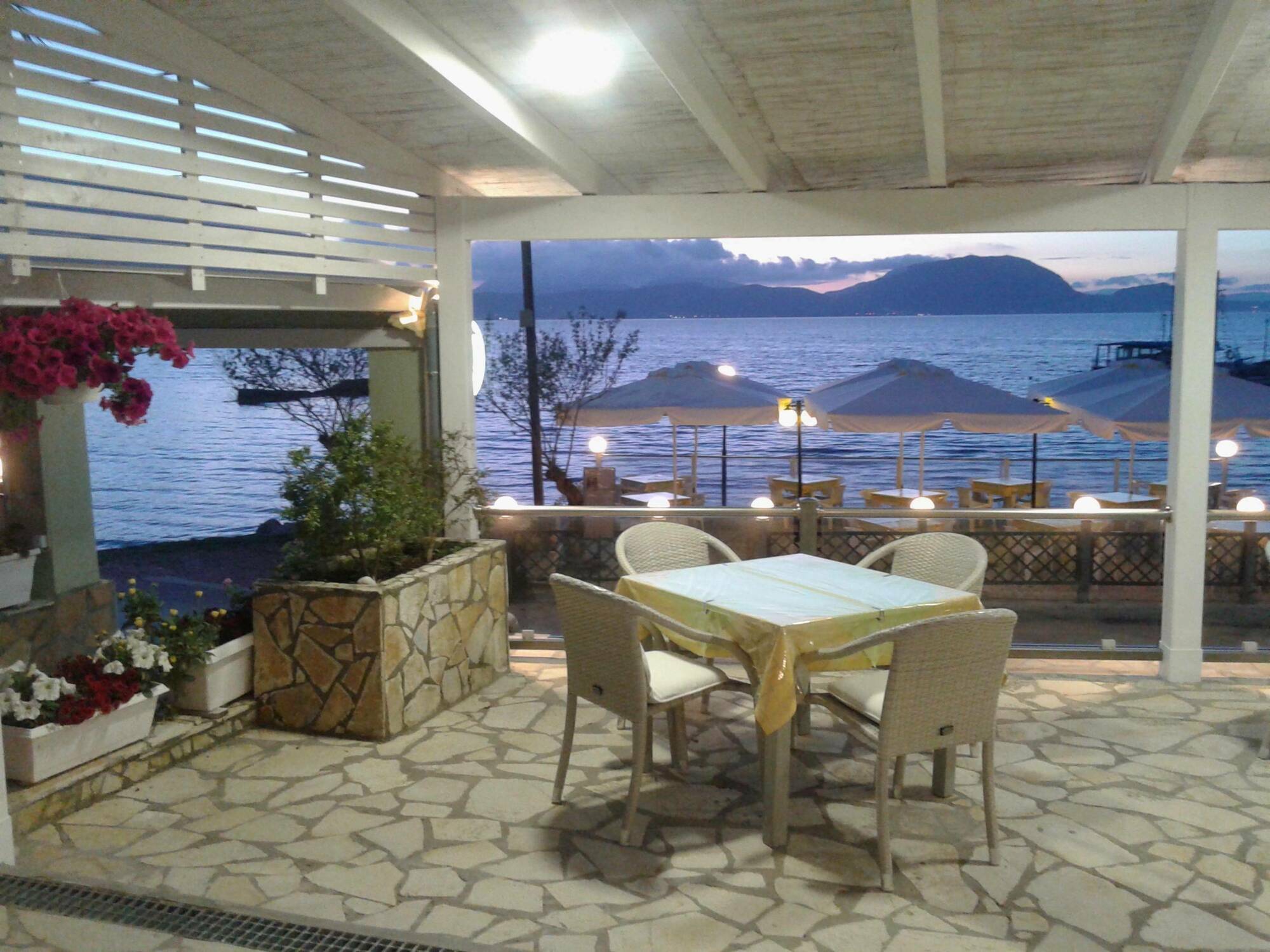 Golden Sunset Hotel Mpoukaris Exterior foto